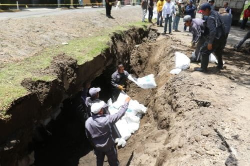 Se abre enorme socavón en La Maquinita Toluca; río Verdiguel el responsable